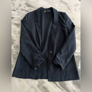 Single button flowy blazer